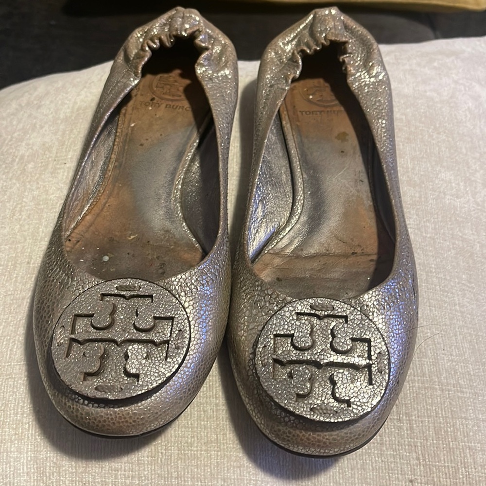 Silver size 9 flats